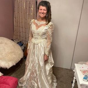 Vintage Wedding Dress size 6/8